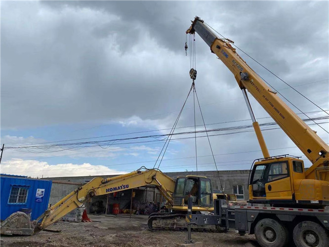 长宁区25吨吊车的工作半径是多少？