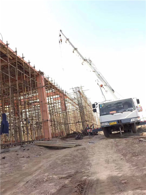 长宁区25 吨、50 吨吊车怎么选？多大重量 / 半径适合对应车型？